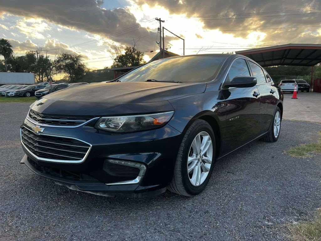 2017 Chevrolet Malibu Image 3