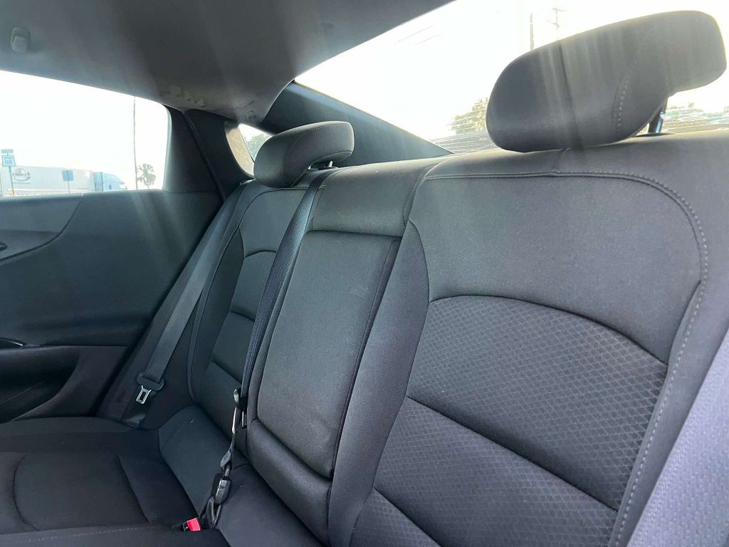 2017 Chevrolet Malibu Image 7