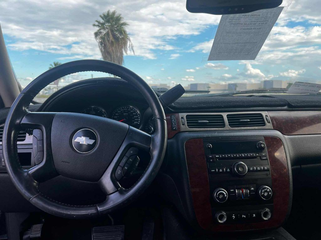 2009 Chevrolet Suburban Image 6