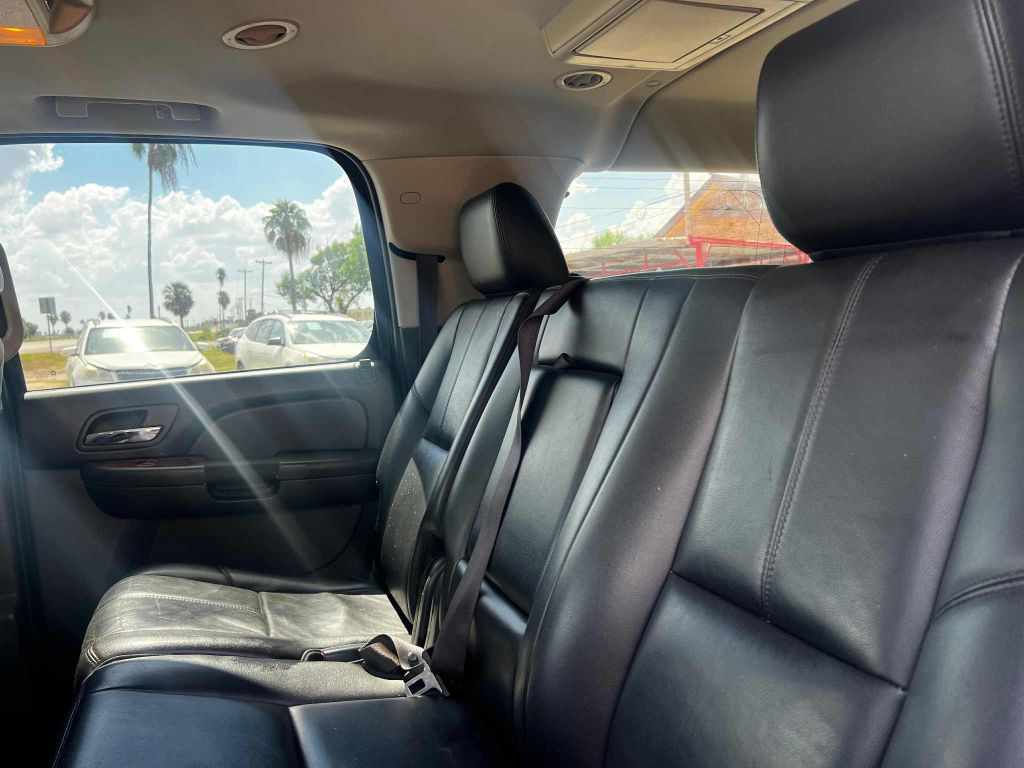 2014 Chevrolet Suburban Image 7