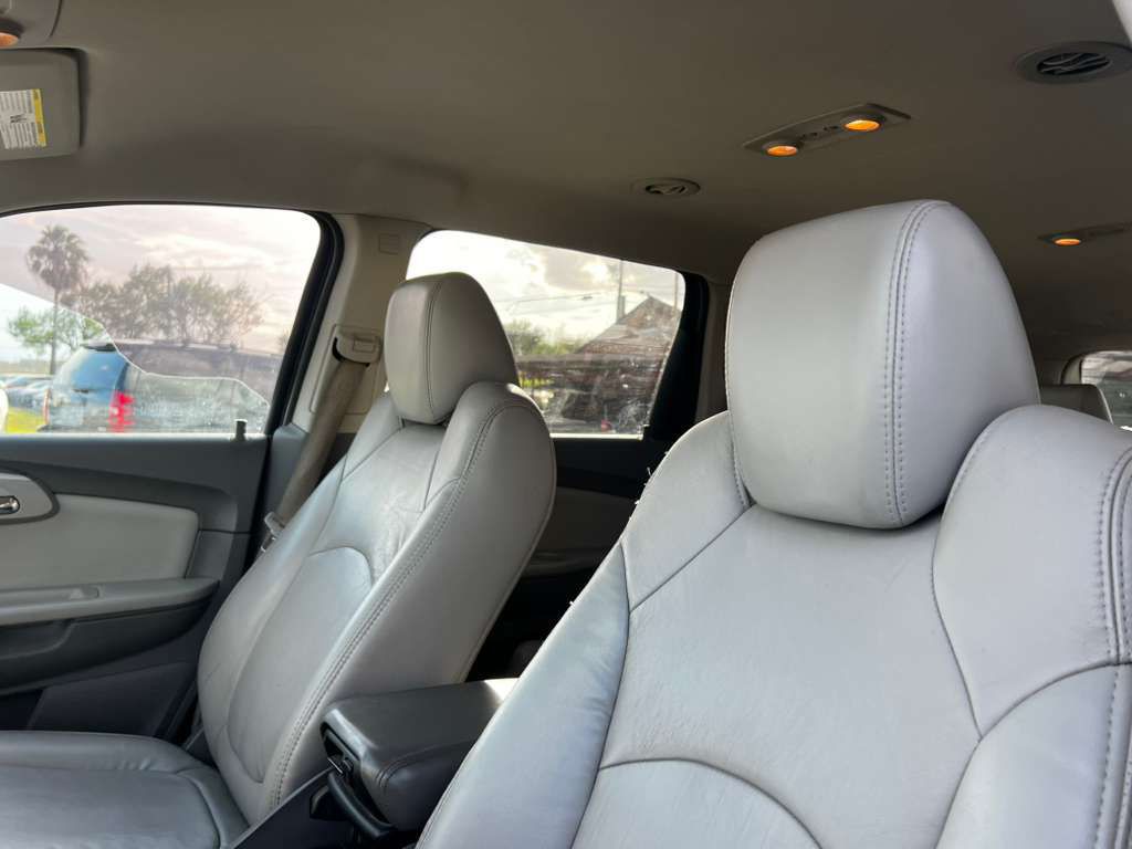 2010 Chevrolet Traverse Image 7