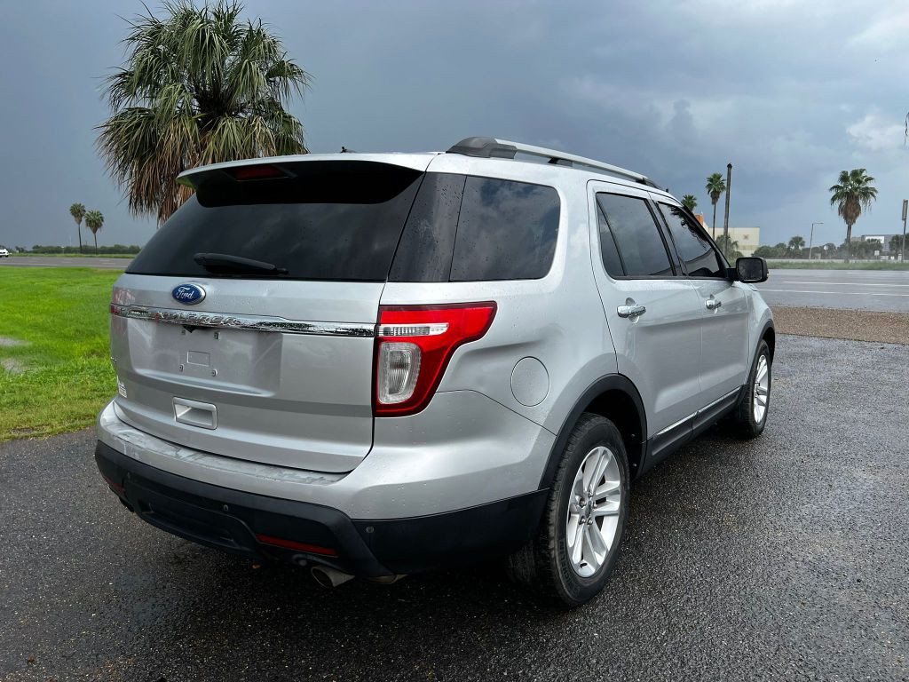 2011 Ford Explorer Image 3