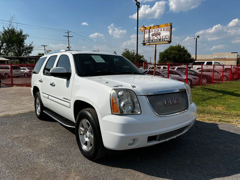 2007 GMC Yukon Image 2