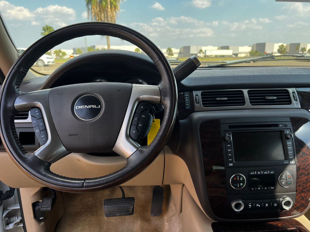 2007 GMC Yukon Image 6