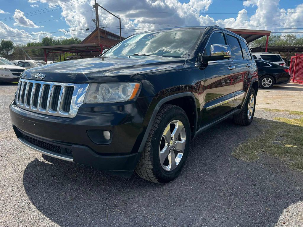 2011 Jeep Grand Cherokee Image 2