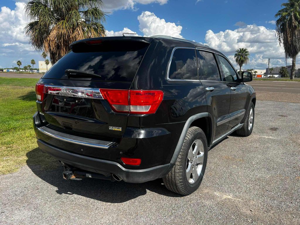 2011 Jeep Grand Cherokee Image 4
