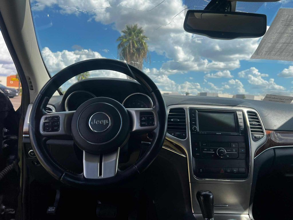 2011 Jeep Grand Cherokee Image 6