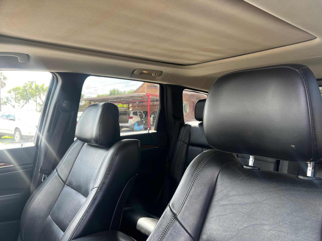 2011 Jeep Grand Cherokee Image 7