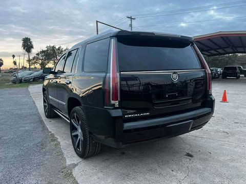 2015 Cadillac Escalade Image 4