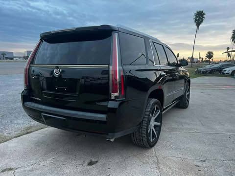 2015 Cadillac Escalade Image 5