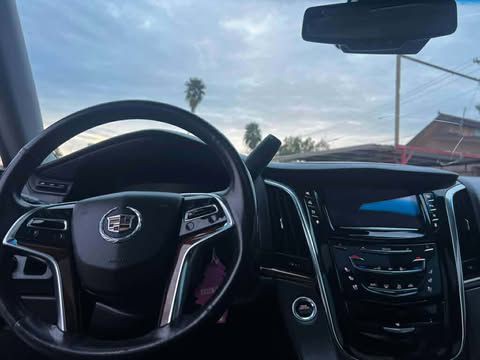 2015 Cadillac Escalade Image 6