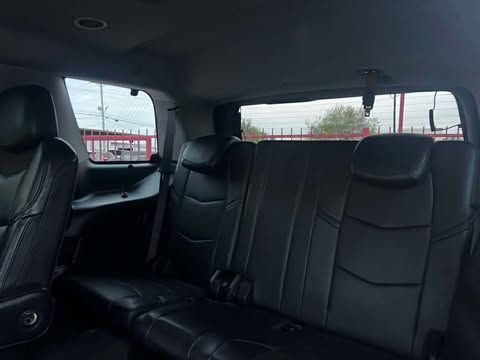 2015 Cadillac Escalade Image 9