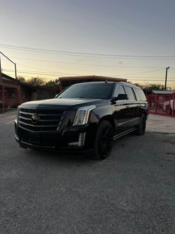 2015 Cadillac Escalade Image 3