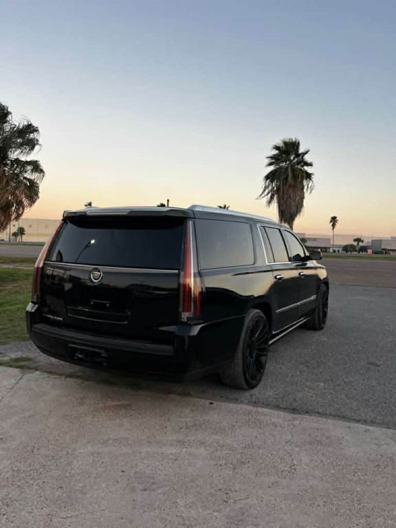 2015 Cadillac Escalade Image 5