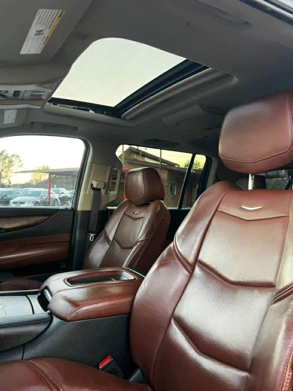 2015 Cadillac Escalade Image 7