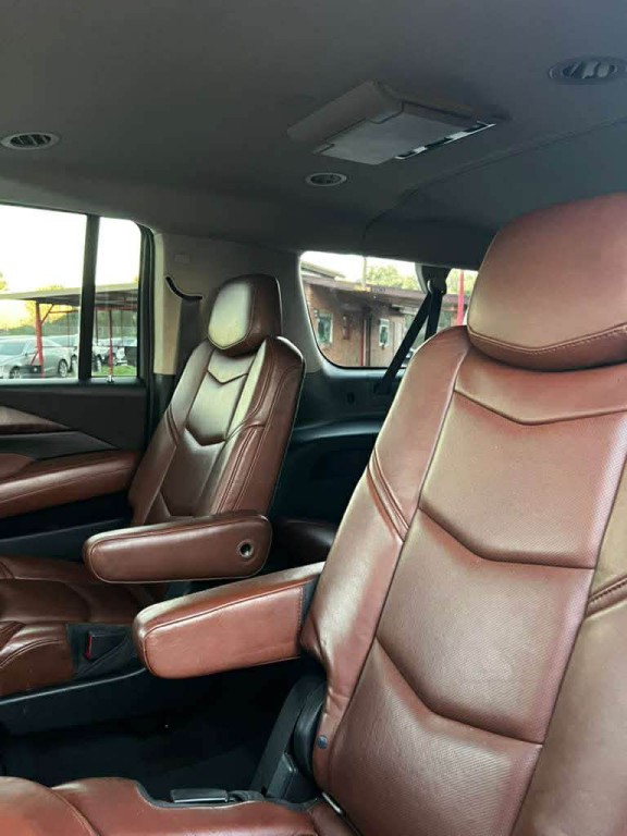 2015 Cadillac Escalade Image 8