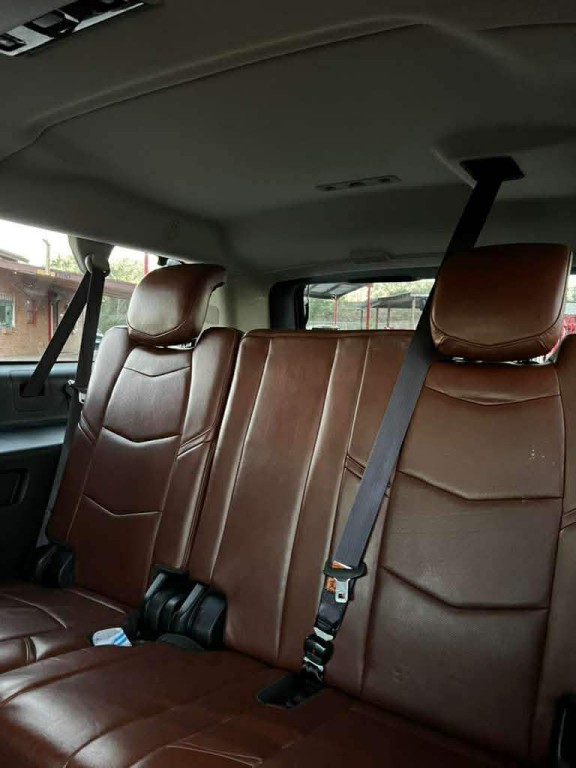 2015 Cadillac Escalade Image 9