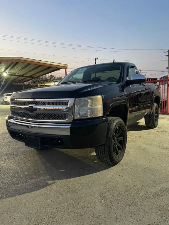 2008 Chevrolet Silverado 1500 Image 3