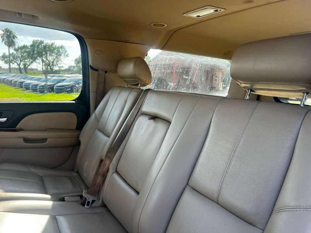 2007 Chevrolet Suburban Image 8