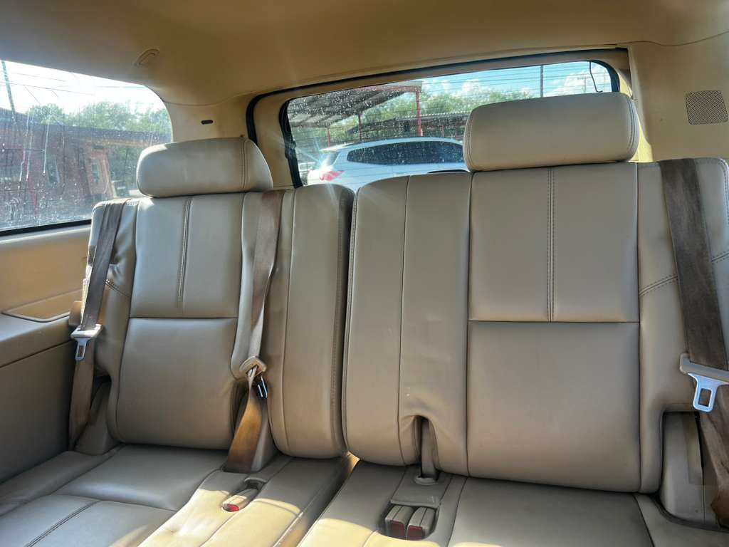 2007 Chevrolet Suburban Image 9