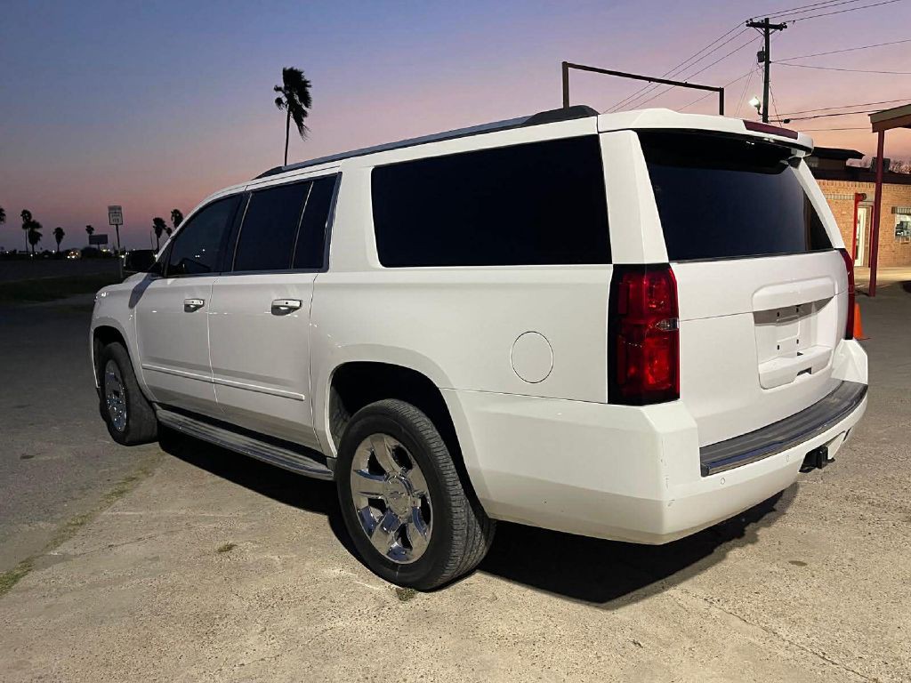 2015 Chevrolet Suburban Image 4