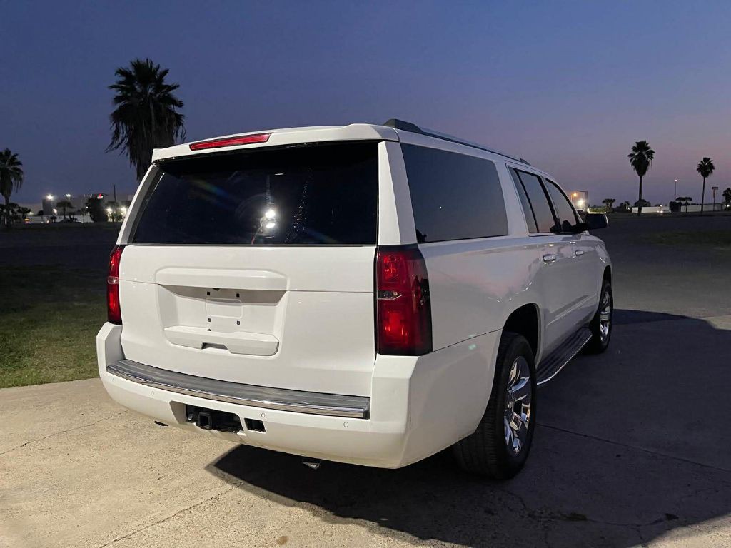 2015 Chevrolet Suburban Image 5