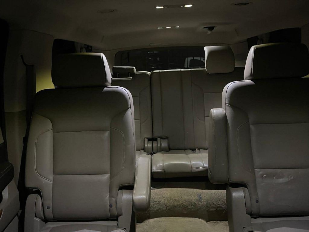 2015 Chevrolet Suburban Image 7