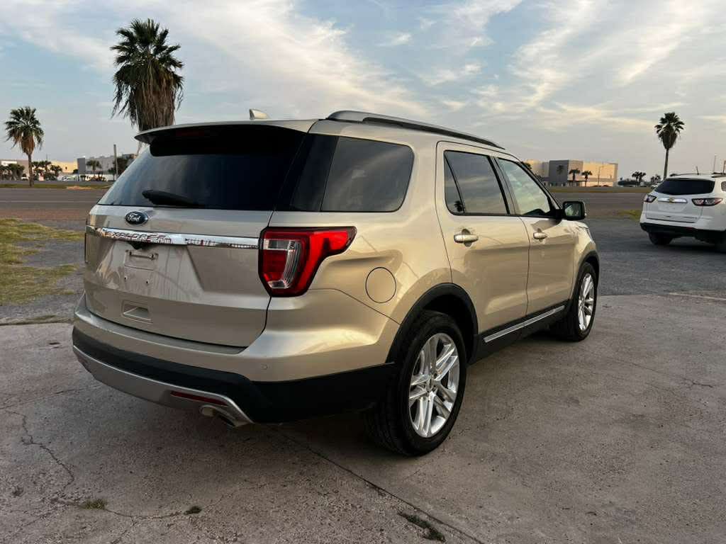 2017 Ford Explorer Image 4
