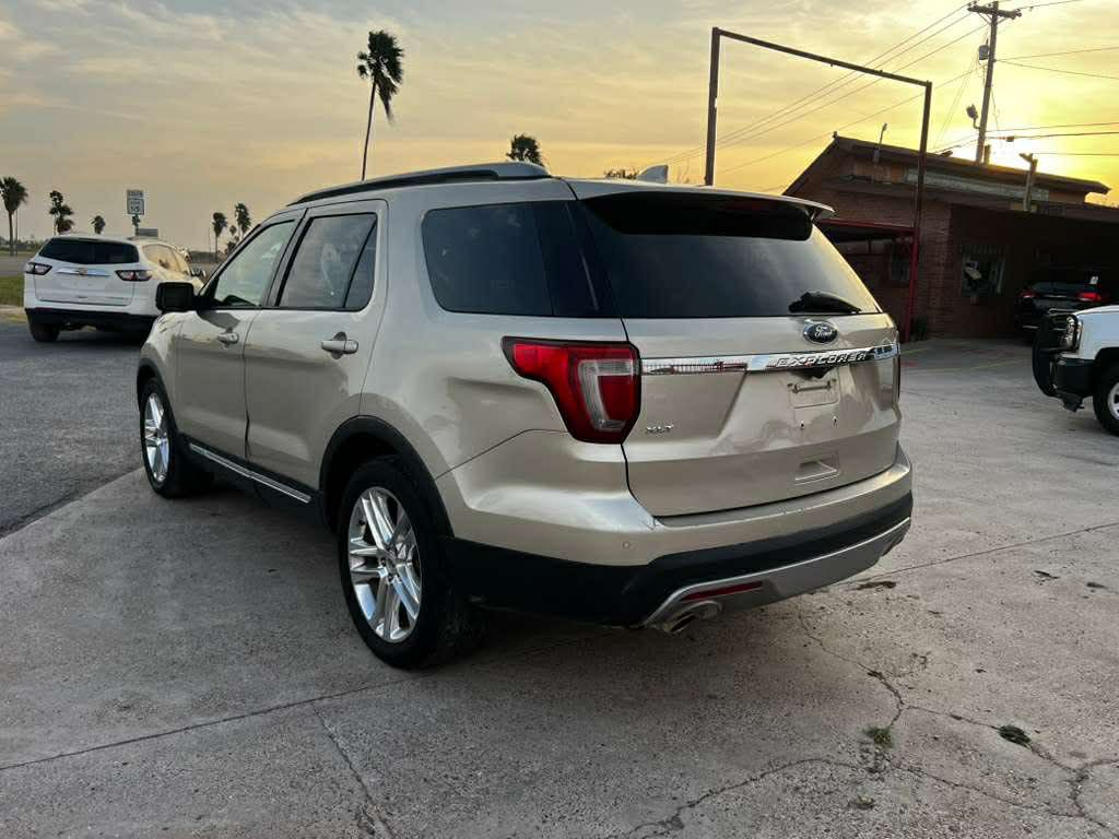 2017 Ford Explorer Image 5