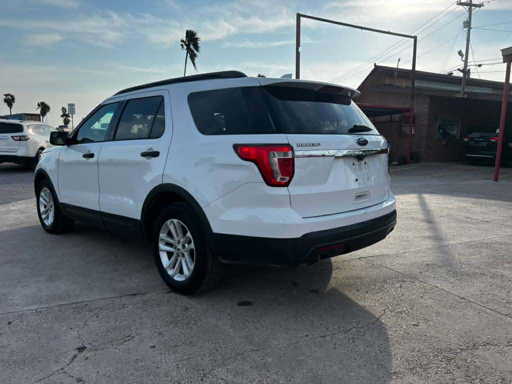 2017 Ford Explorer Image 4