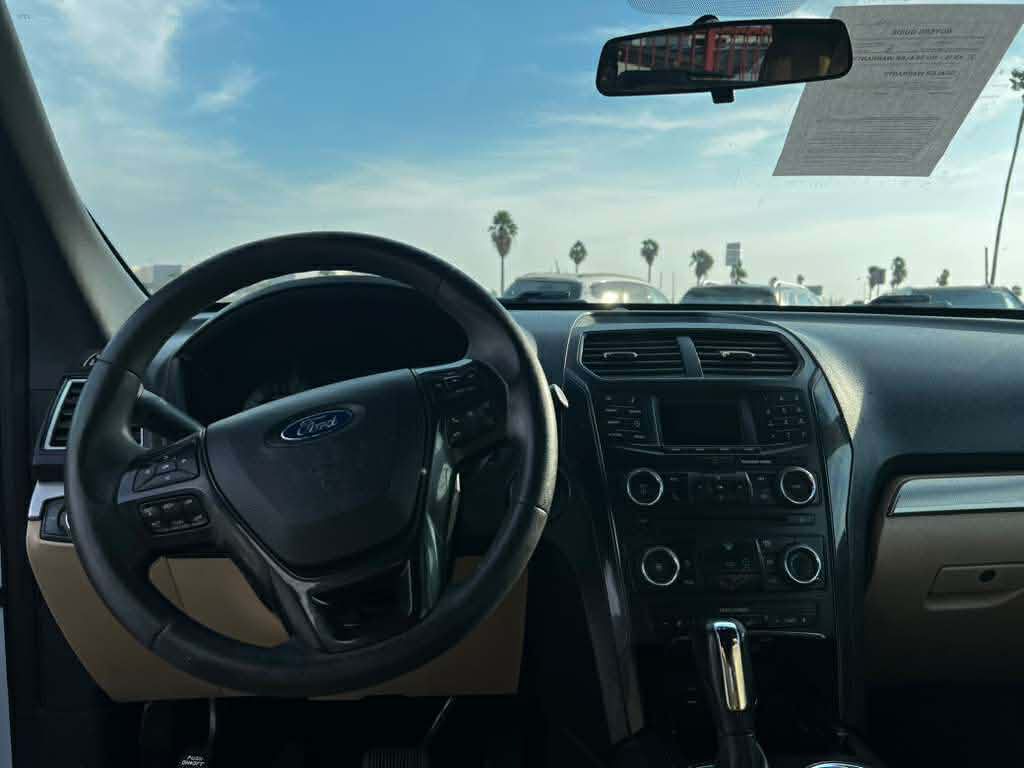 2017 Ford Explorer Image 6