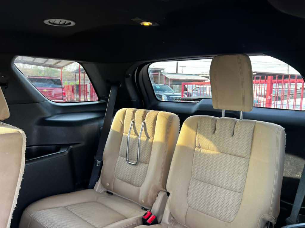 2017 Ford Explorer Image 9