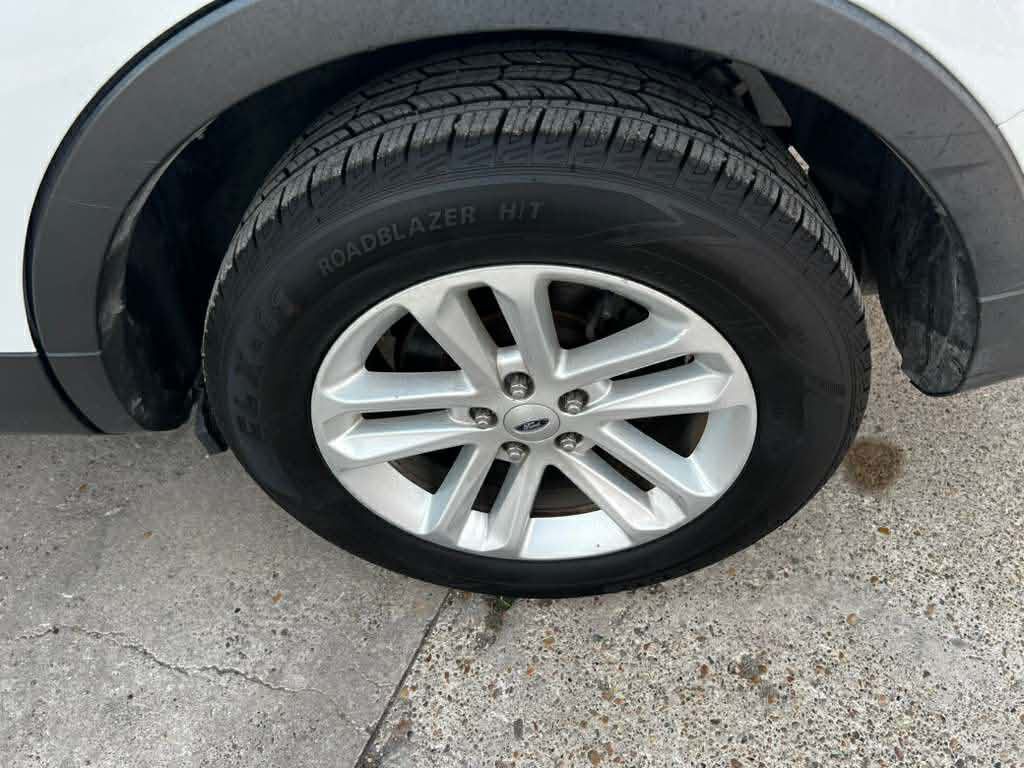 2017 Ford Explorer Image 10