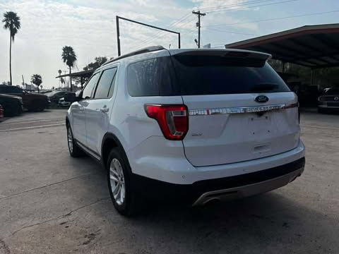 2017 Ford Explorer Image 4