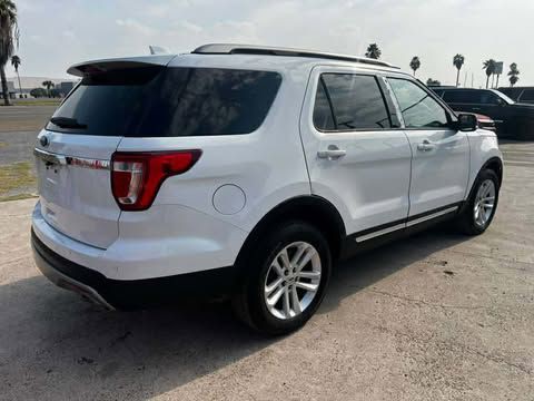 2017 Ford Explorer Image 5