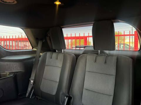 2017 Ford Explorer Image 9