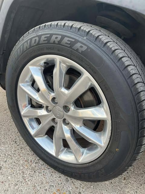 2015 Jeep Cherokee Image 8