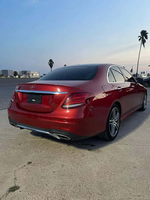 2017 Mercedes-Benz E-Class Image 5