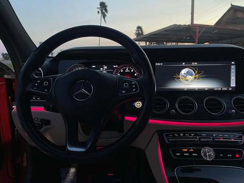 2017 Mercedes-Benz E-Class Image 6