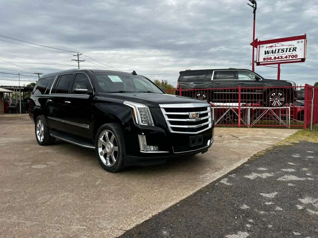 2016 Cadillac Escalade Image 2