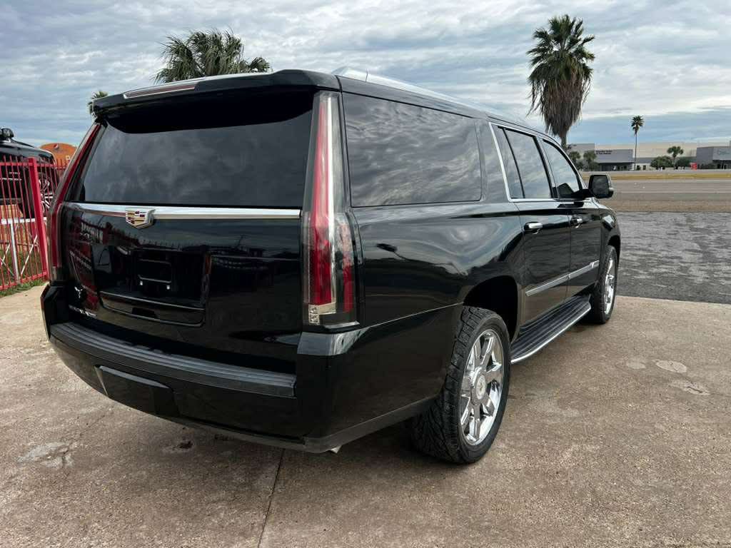 2016 Cadillac Escalade Image 5