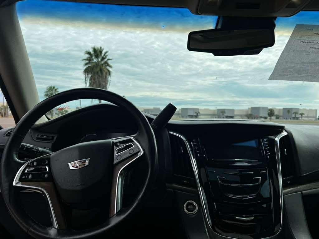 2016 Cadillac Escalade Image 6