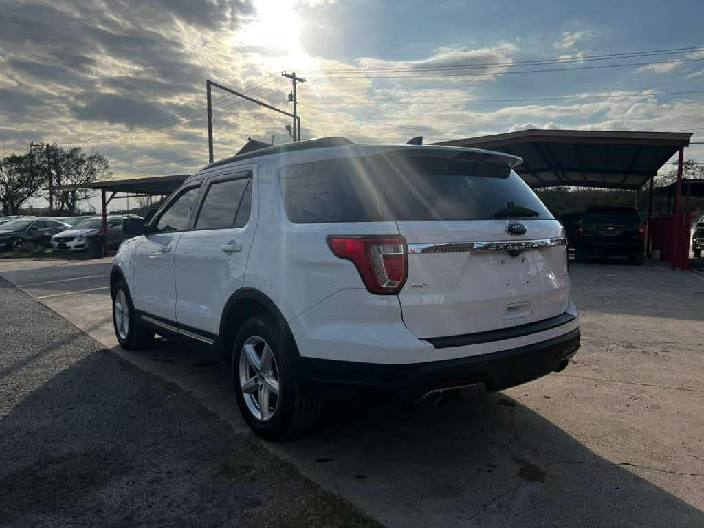 2018 Ford Explorer Image 4