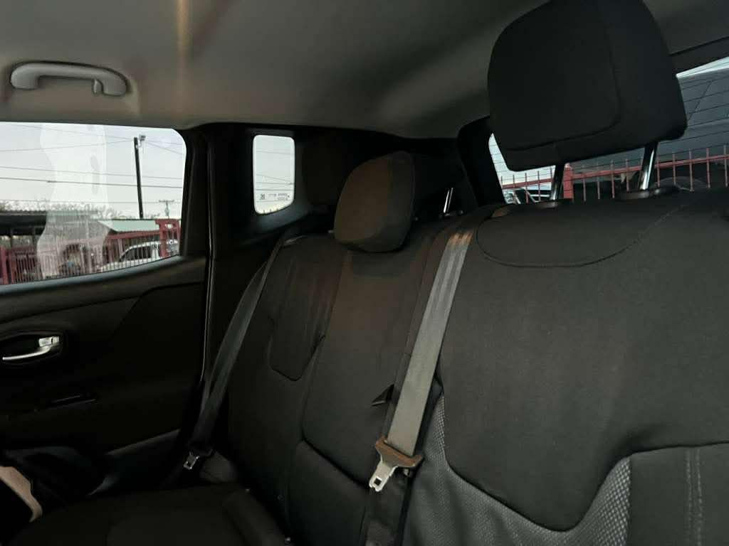 2015 Jeep Renegade Image 8