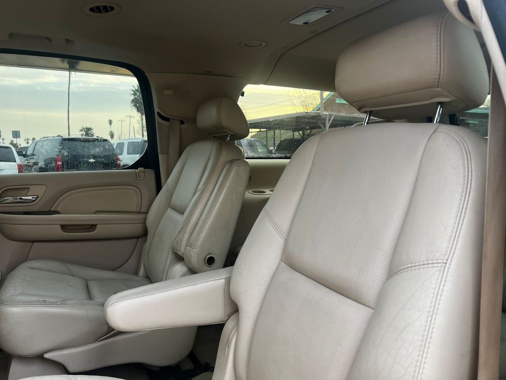 2007 Cadillac Escalade Image 8