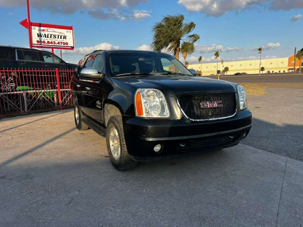 2010 GMC Yukon Image 2