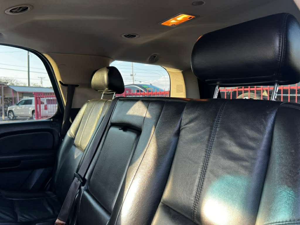 2010 GMC Yukon Image 8