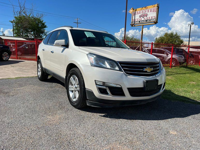 2014 Chevrolet Traverse Image 2