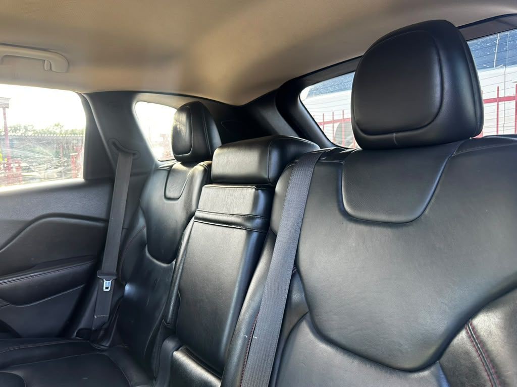2015 Jeep Cherokee Image 8