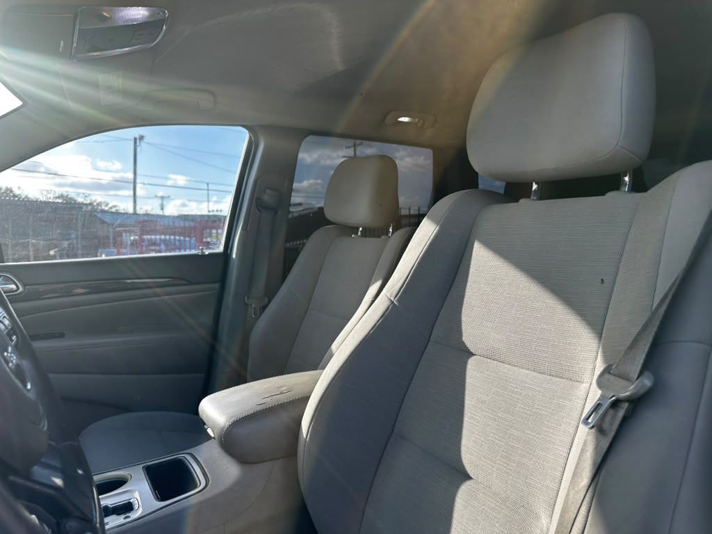 2011 Jeep Grand Cherokee Image 7